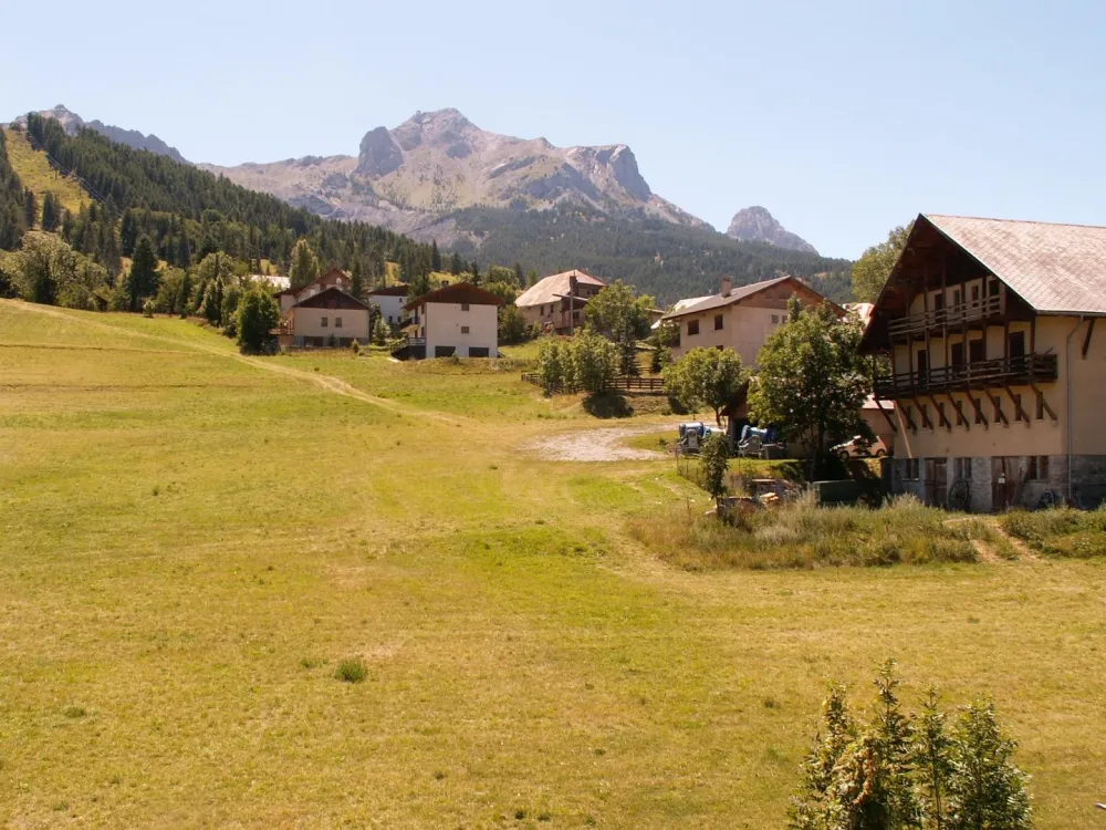 Au centre station - vue dégagée sur montagne, pas de vis à vis