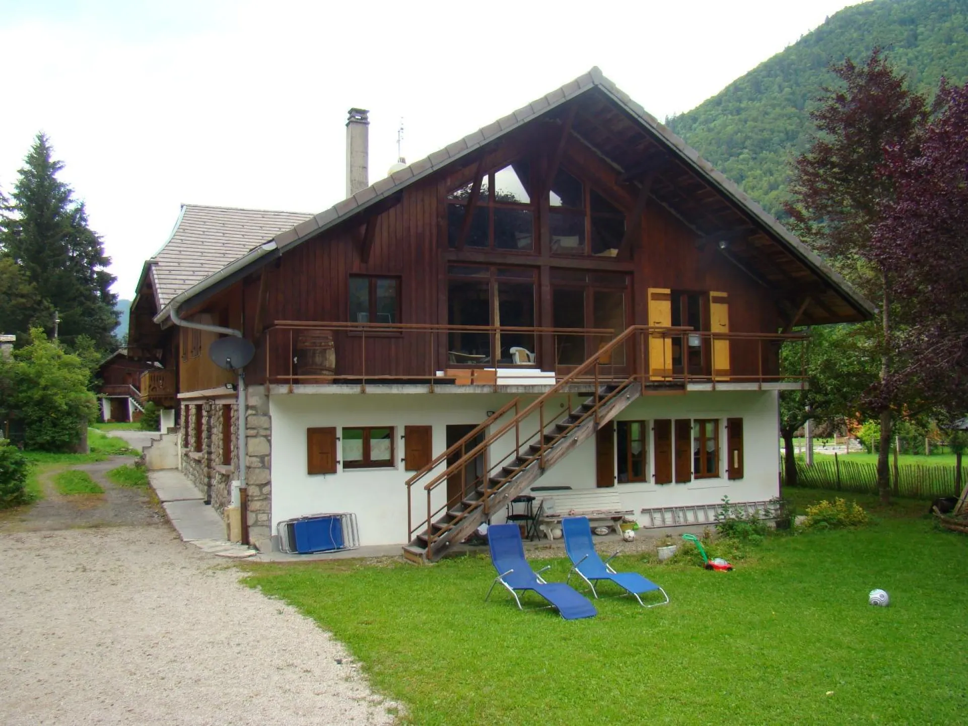 vue générale du chalet en été