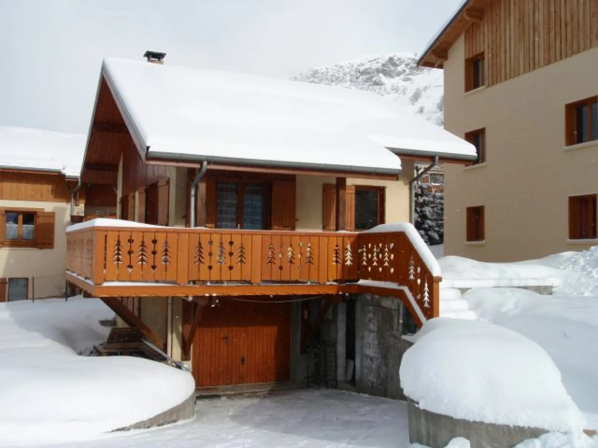 Agréable chalet independant - location du dimanche au dimanche.