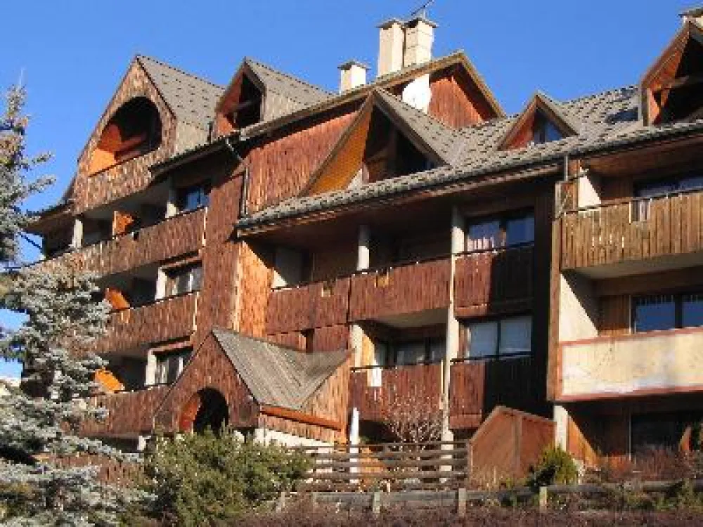 Vue d'ensemble de l'immeuble orienté Sud-Est soleil tout l'aprés-midi