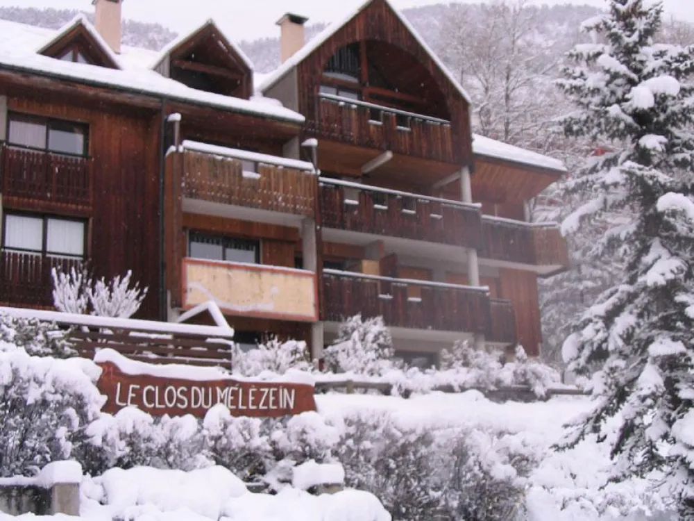 L'IMMEUBLE SOUS LA NEIGE