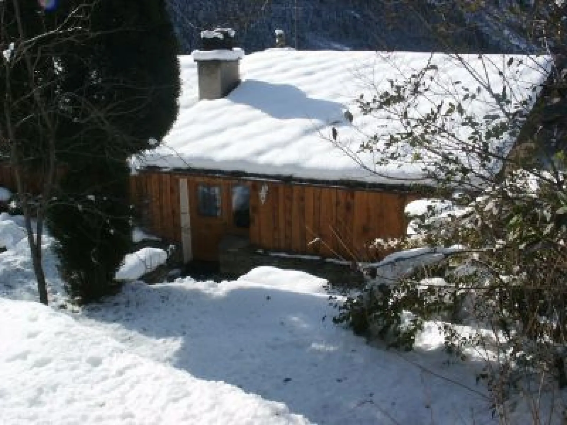 gite de la biche sous la neige