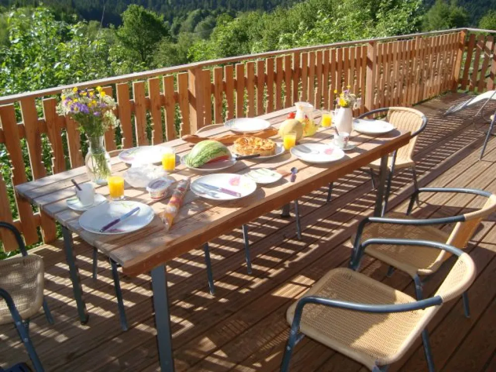déjeuner sur la terrasse