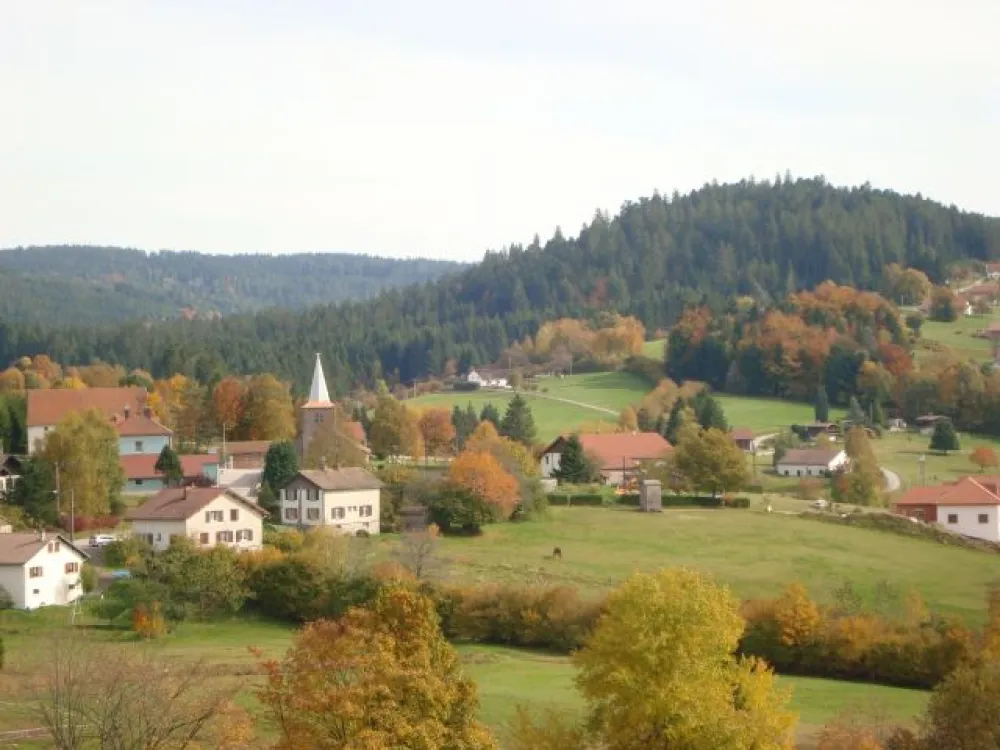 le village vu du chalet (début d'automne)