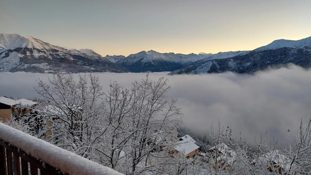 Pra loup 2*, 12  personnes, vue exceptionnelle,  à 1550m, 400m des remontés, 3 places de parking
