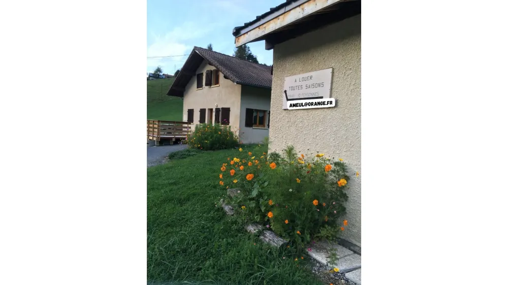 Haute-Frasne chalet in summer