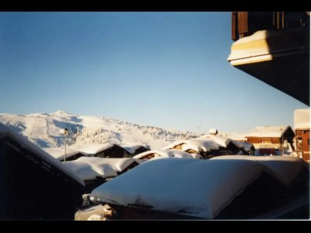 Vue depuis le balcon coté droit.