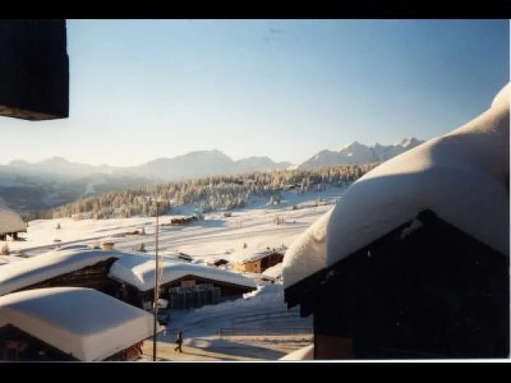 Vue depuis le balcon coté gauche.