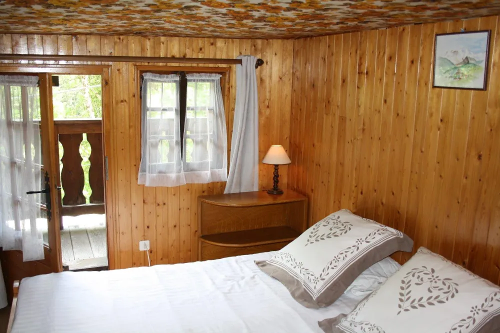 A l'étage la petite chambrette hauteur sous plafond 178