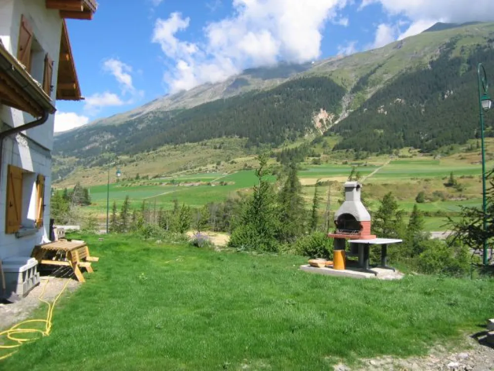 Barbecue derrière la maison