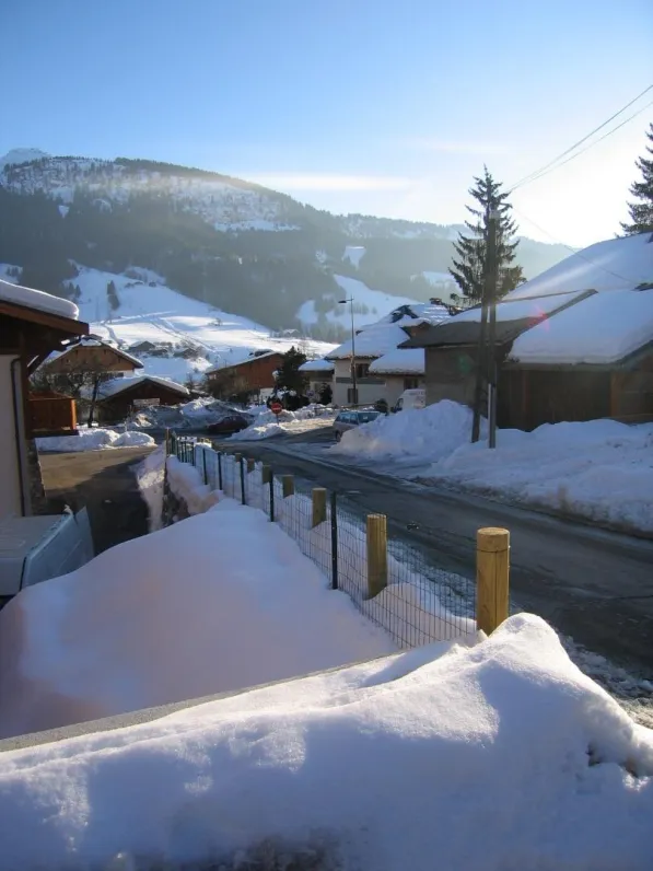 village sous la neige