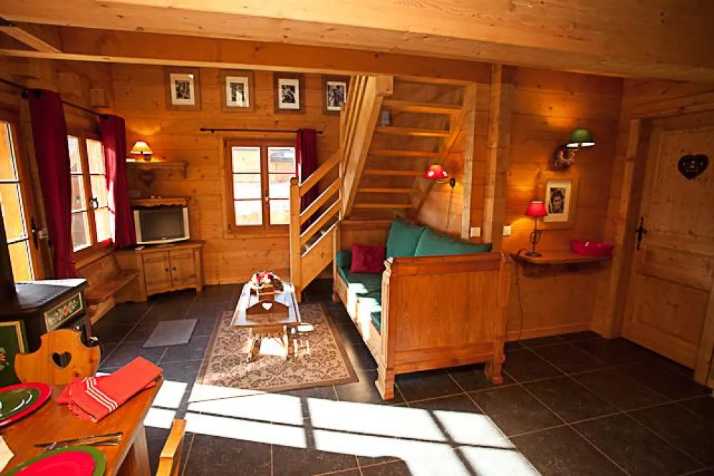 Salon-séjour donnant sur la terrasse  plein sud.