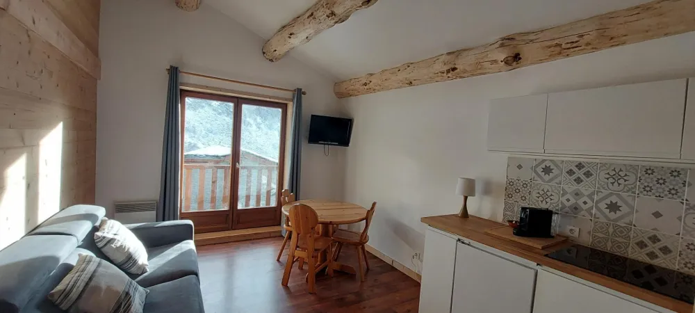 Coin Salon, avec vue sur les pistes (entièrement rénové)