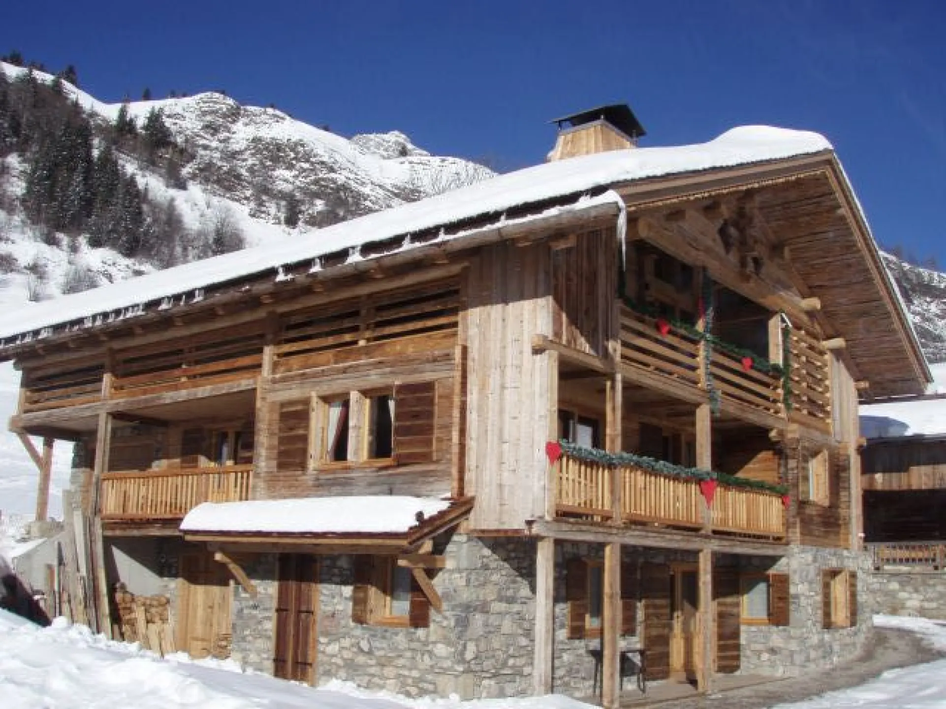 le chalet "sur l'Alpe" façade sud-ouest.