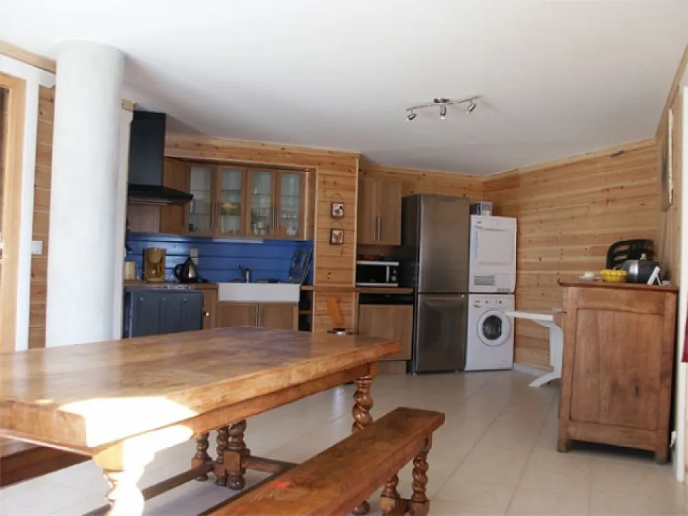 Salle à manger / Coin cuisine (complètement équipée)