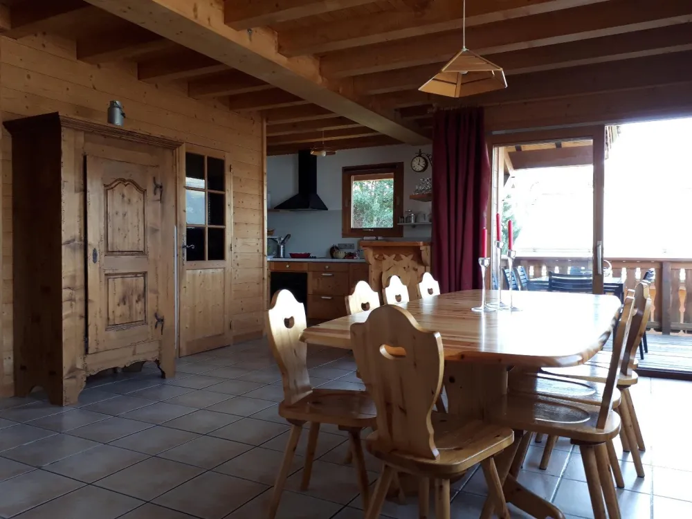 Séjour (avec entrée à gauche et terrasse)