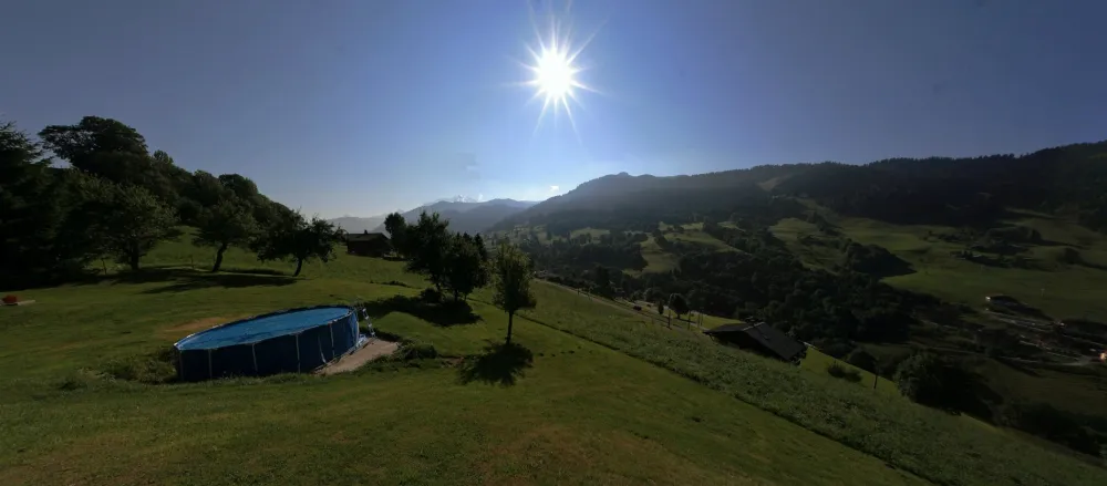 vue du chalet sur le val d'Arly