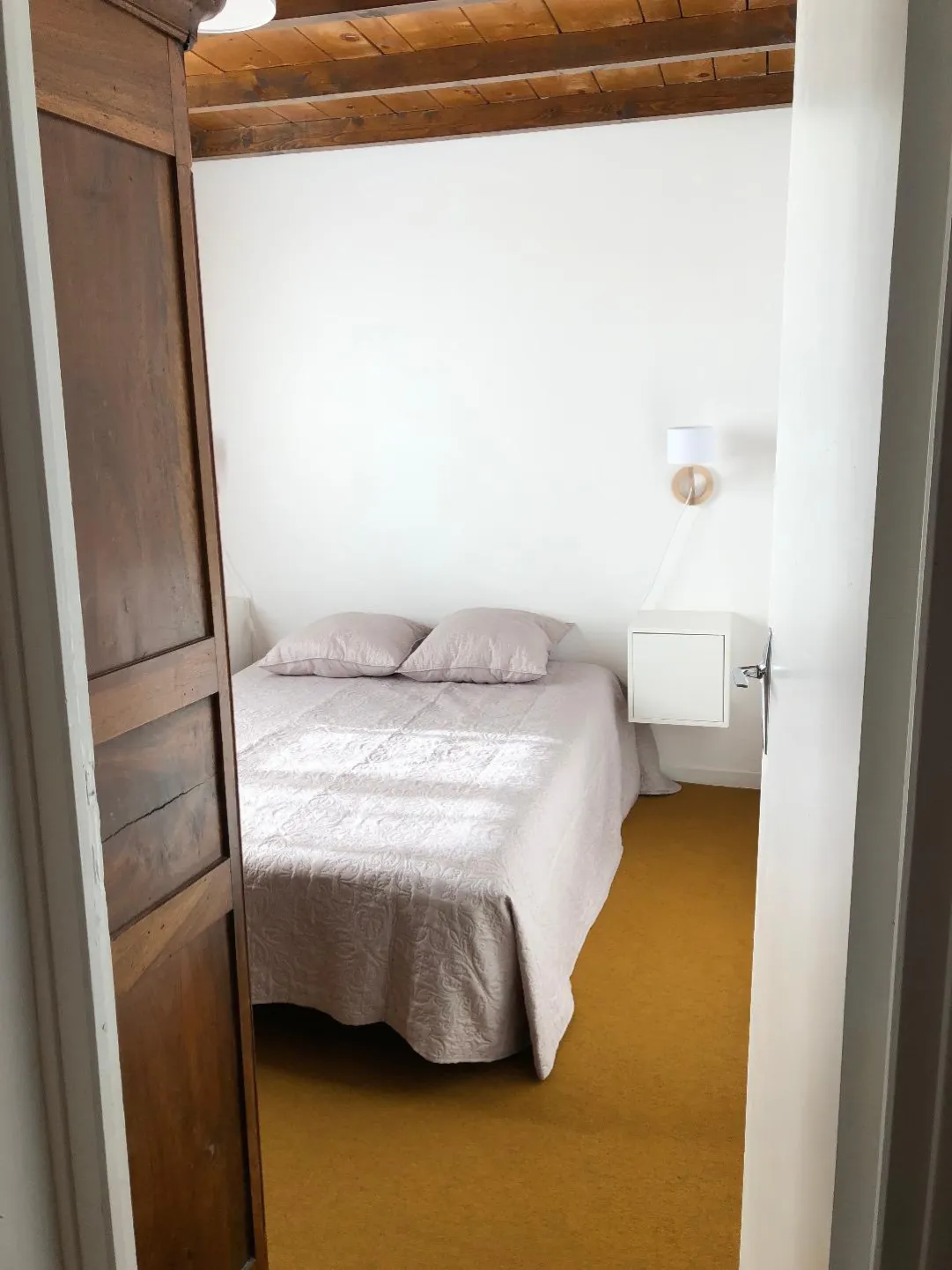 Chambre équipée d'un lit 2 places