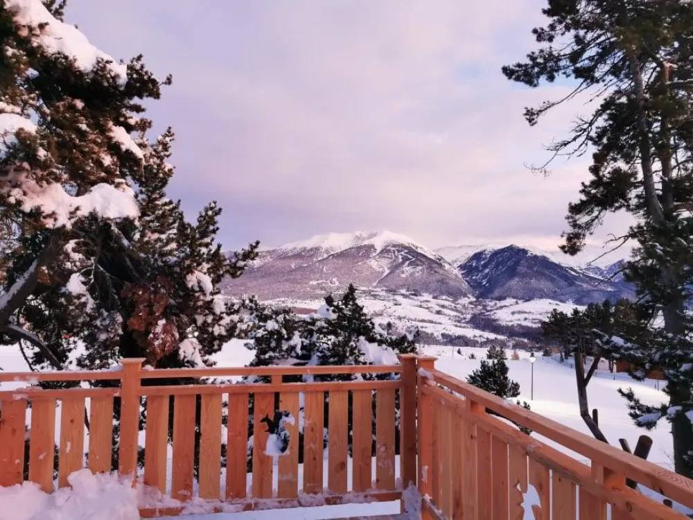 Vue sur le CAMBRE d'AZE et le  PUIGMAL depuis la grande terrasse