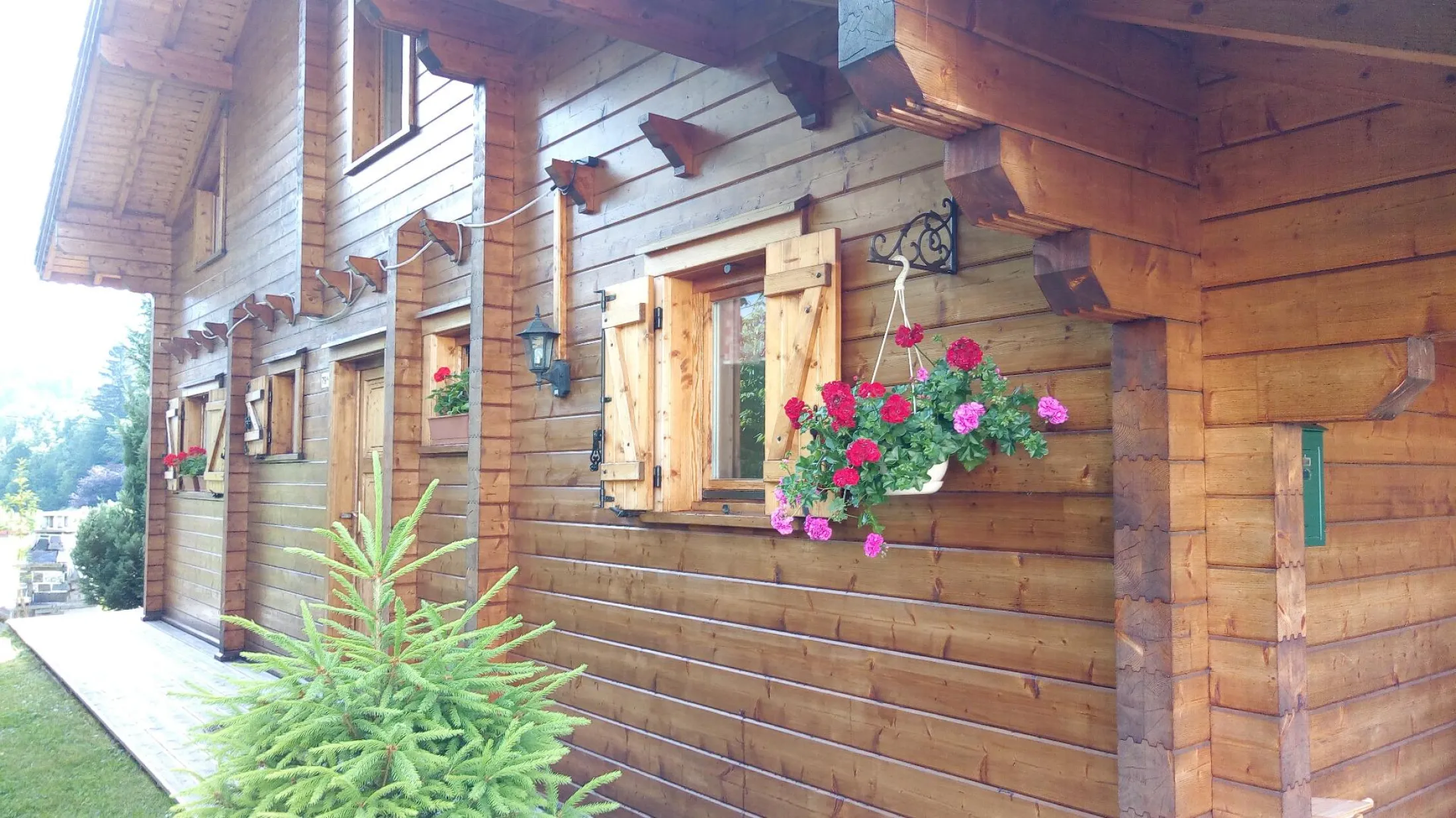 chalet façade en été