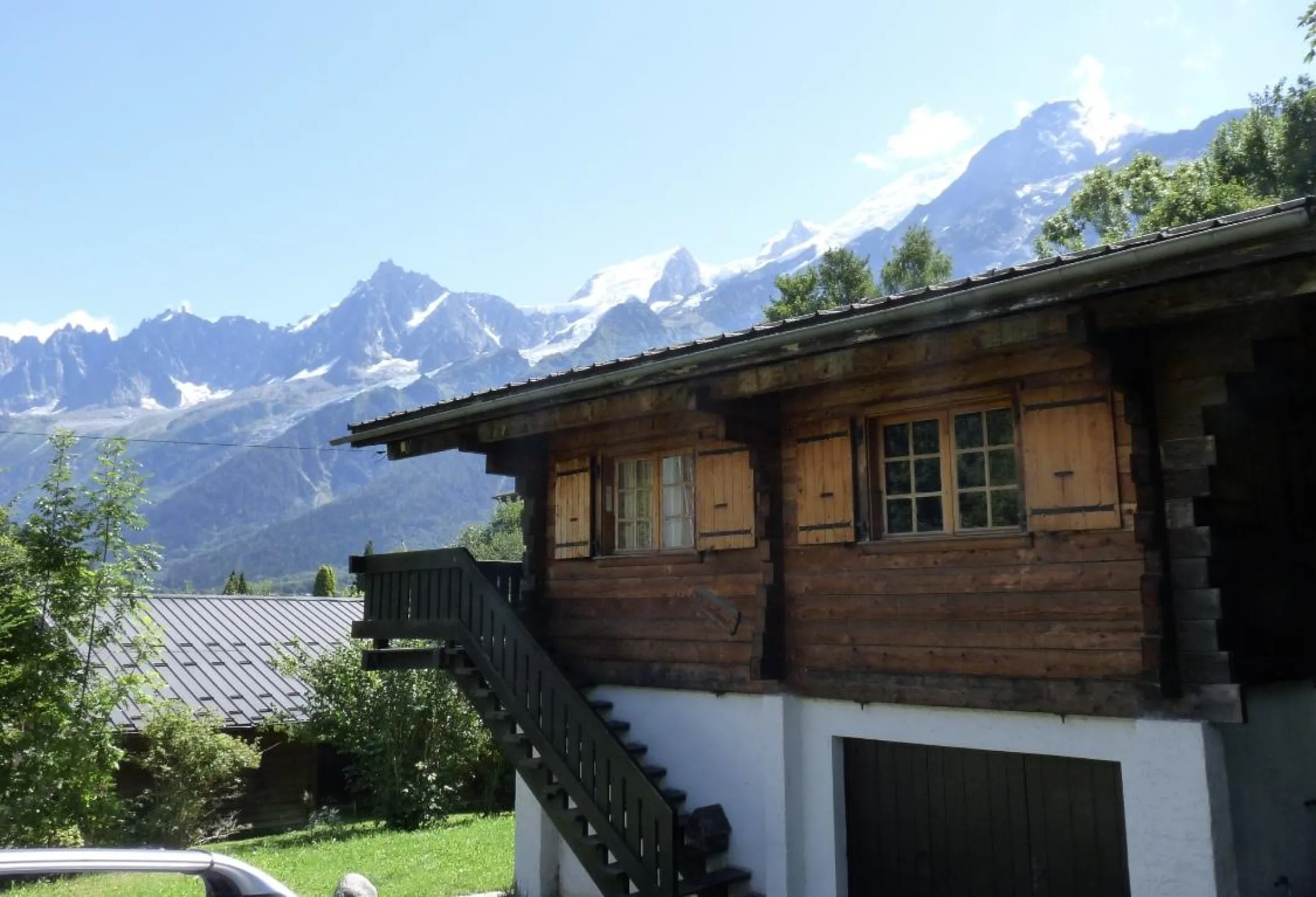 Vue imprenable sur la chaîne de montagne