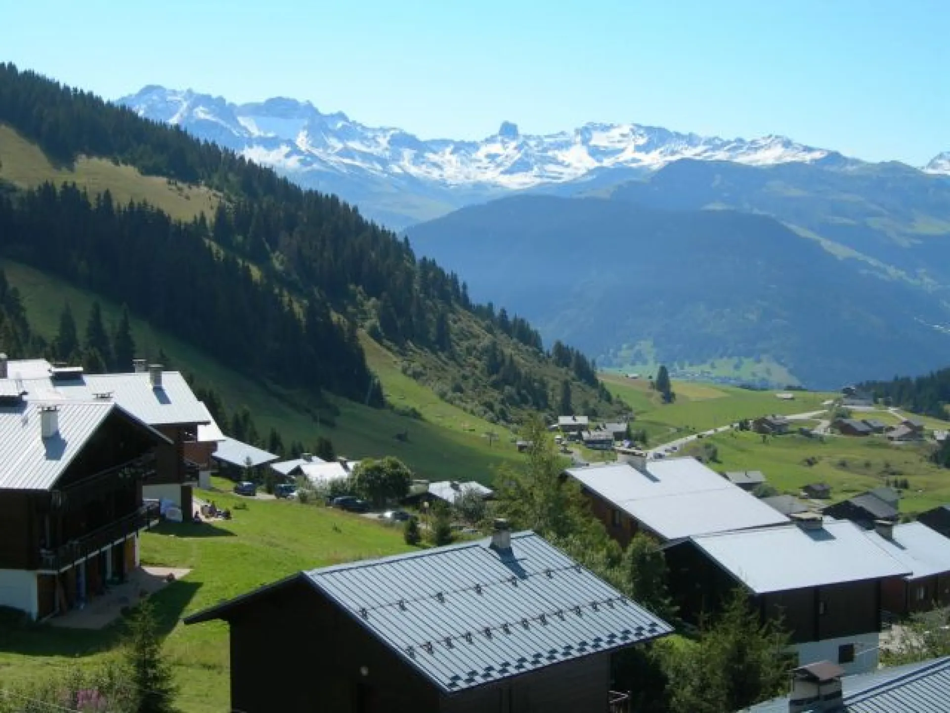 vue magnifique sur le massif du Beaufortain; que la vue et la vie sont belles!
