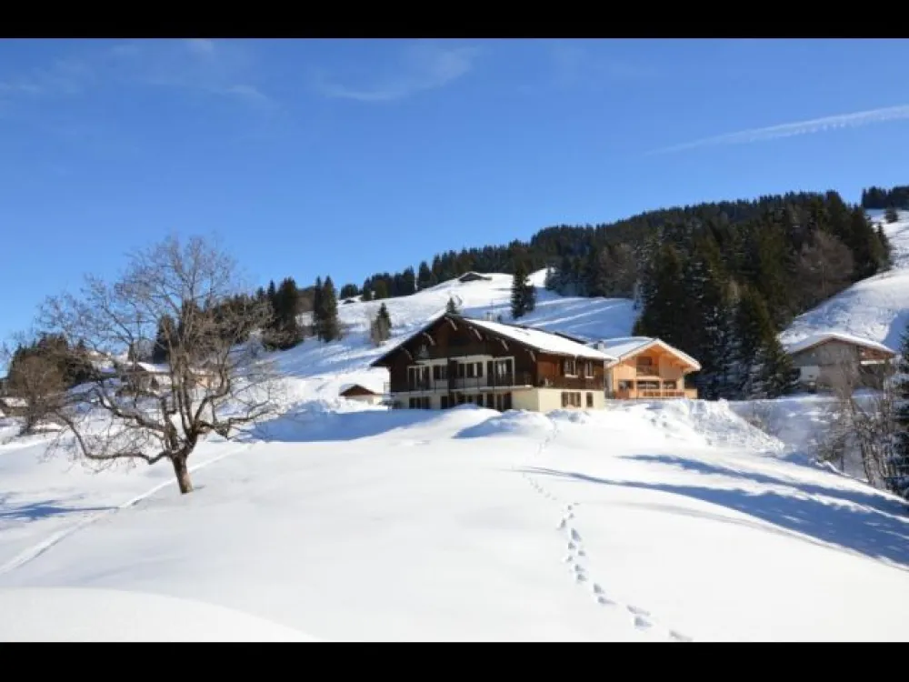 Vue du chalet depuis l'aval