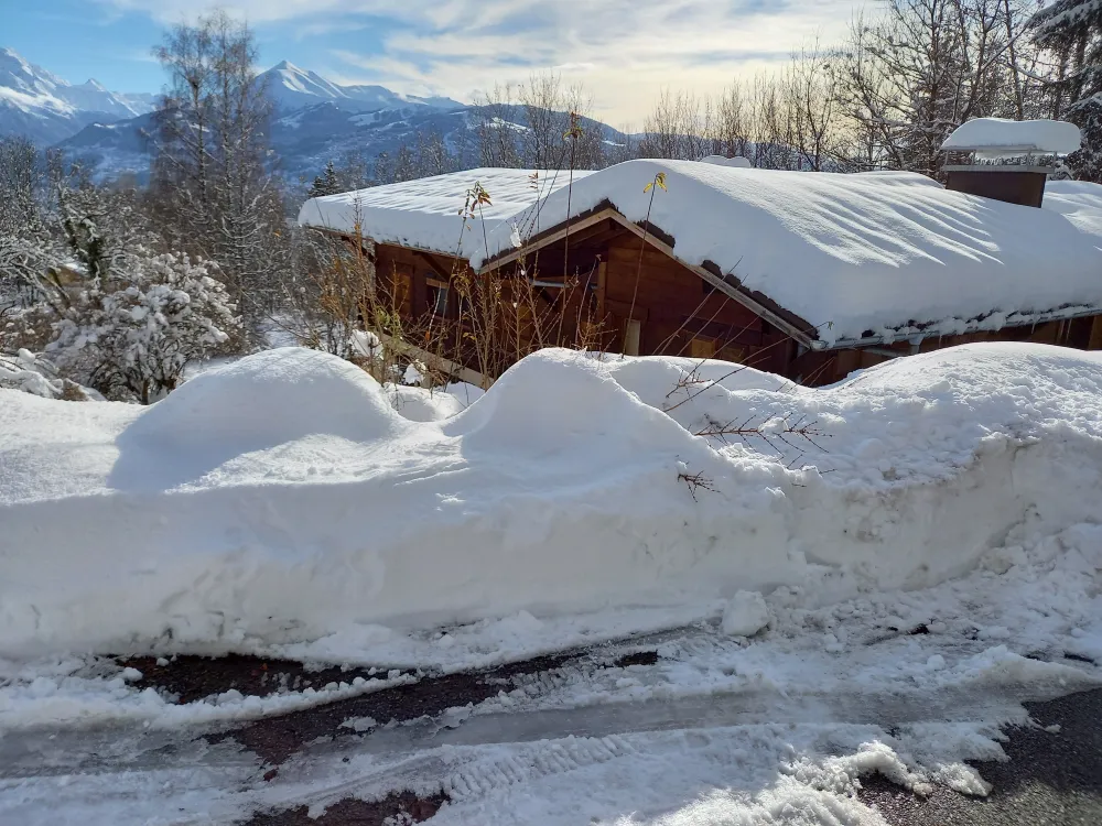 façade est du chalet en  hiver
