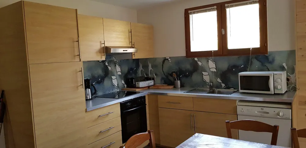 Integrated kitchen, Electric oven, 
microwave, dishwasher, toaster, electric coffee maker..