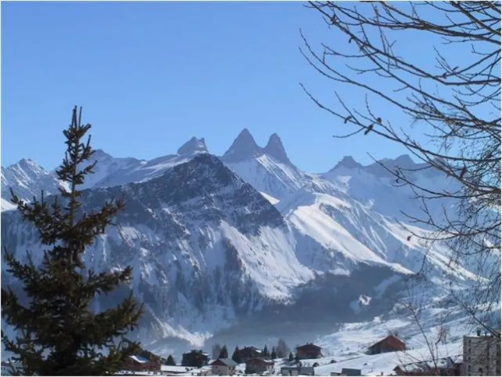 Les aiguilles d'Arves vues depuis la terrasse.