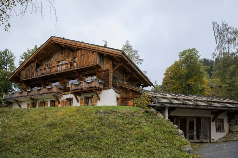 Chalet front with garage (two cars)