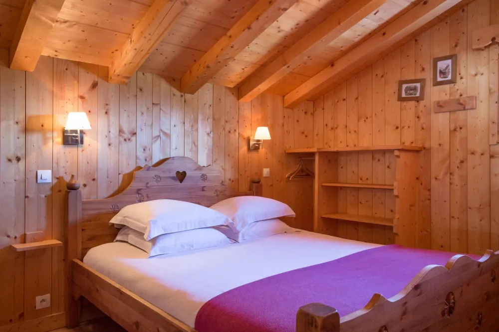 Chalet La Remise a Megane Chambre 1: Lit double (160cm)
