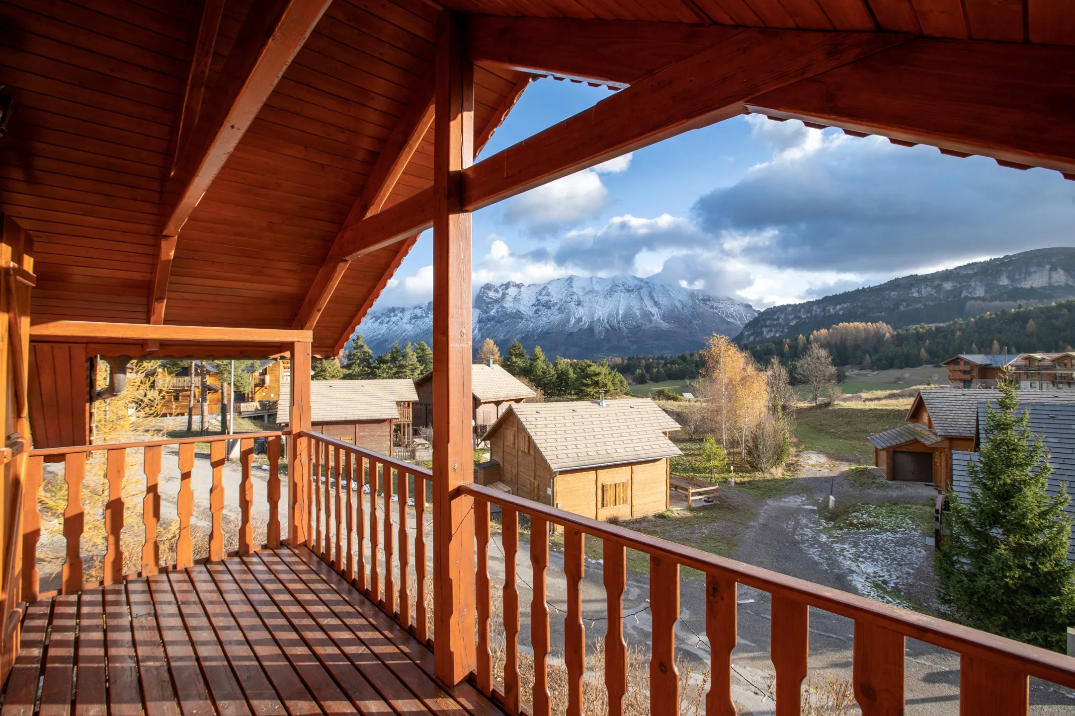 VUE EXTERIEURE EN FACE CHALET