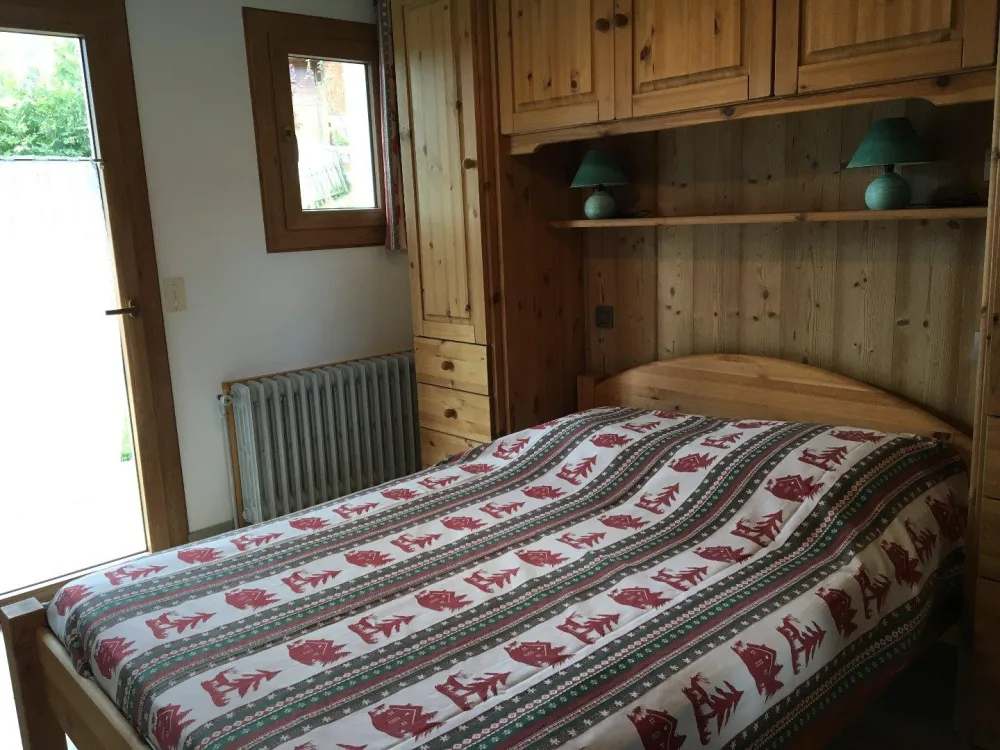 Chambre N° 1 : 1 lit  2 personnes (140X190)
