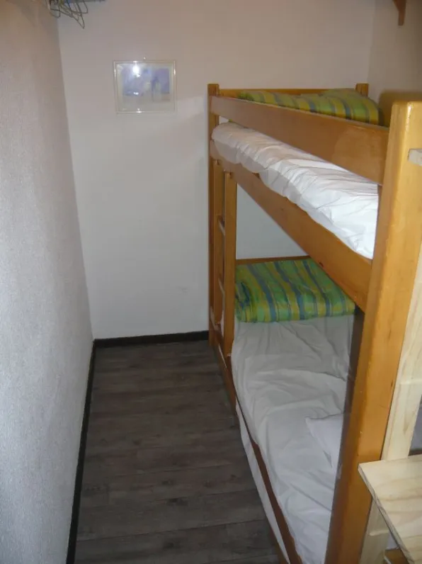 Chambre cabine 2 lits supersposés et 1 lit tiroir