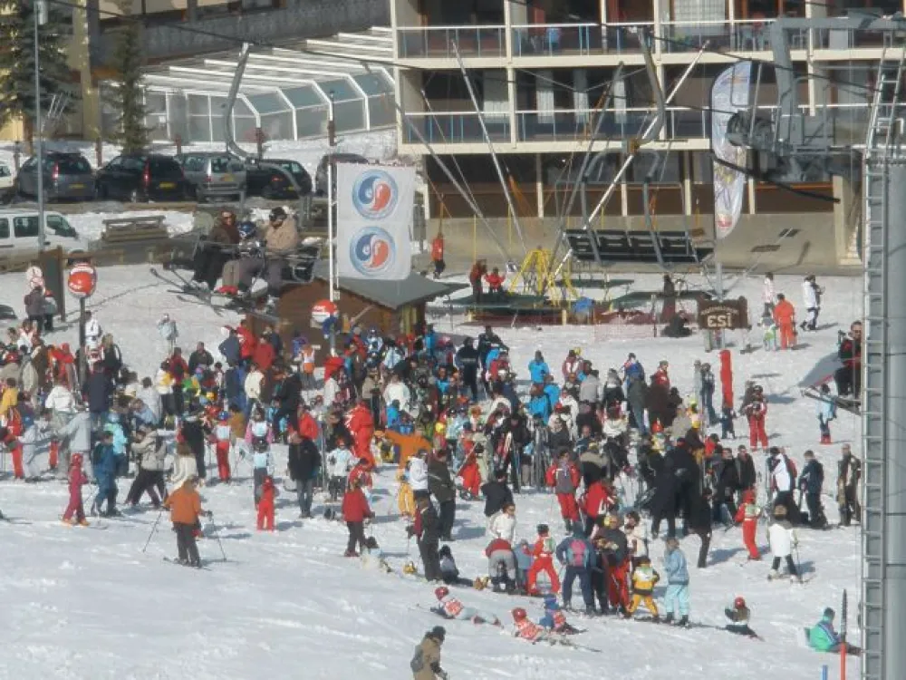 Vue des pistes vers la résidence
