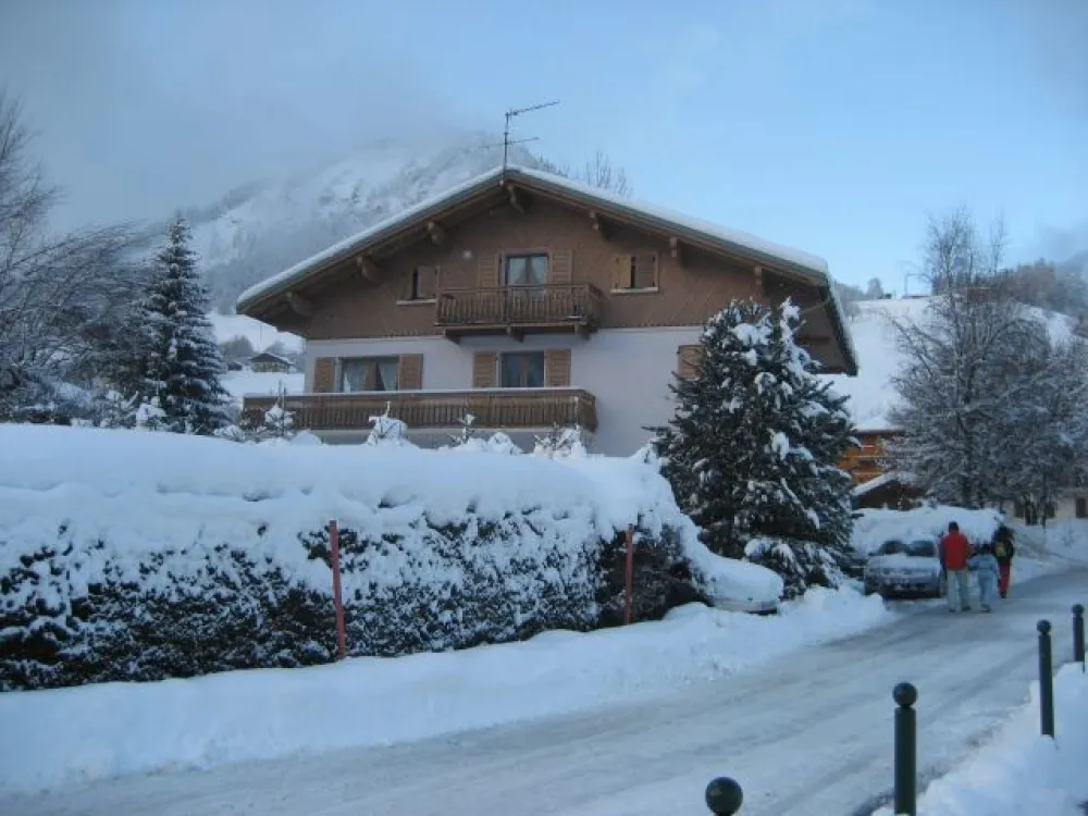 Hiver - le chalet avec vue sur les pistes 