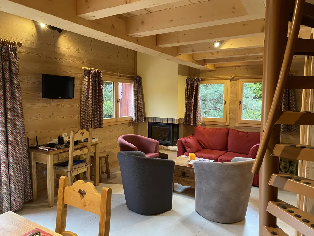 Sitting/dining room 1