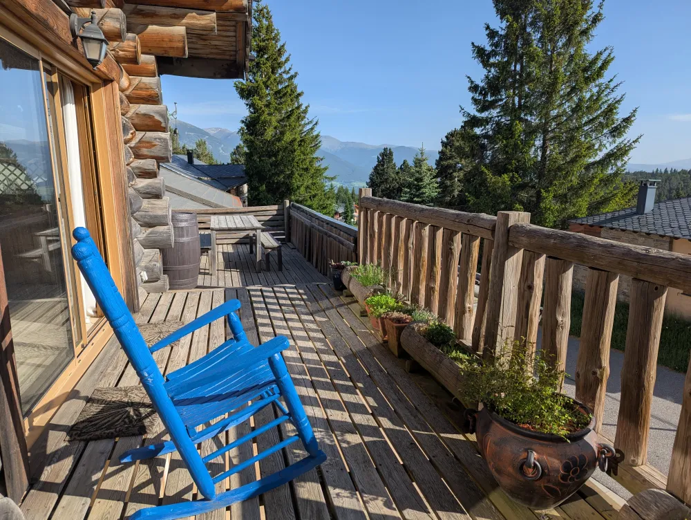 Grand balcon avec vue.