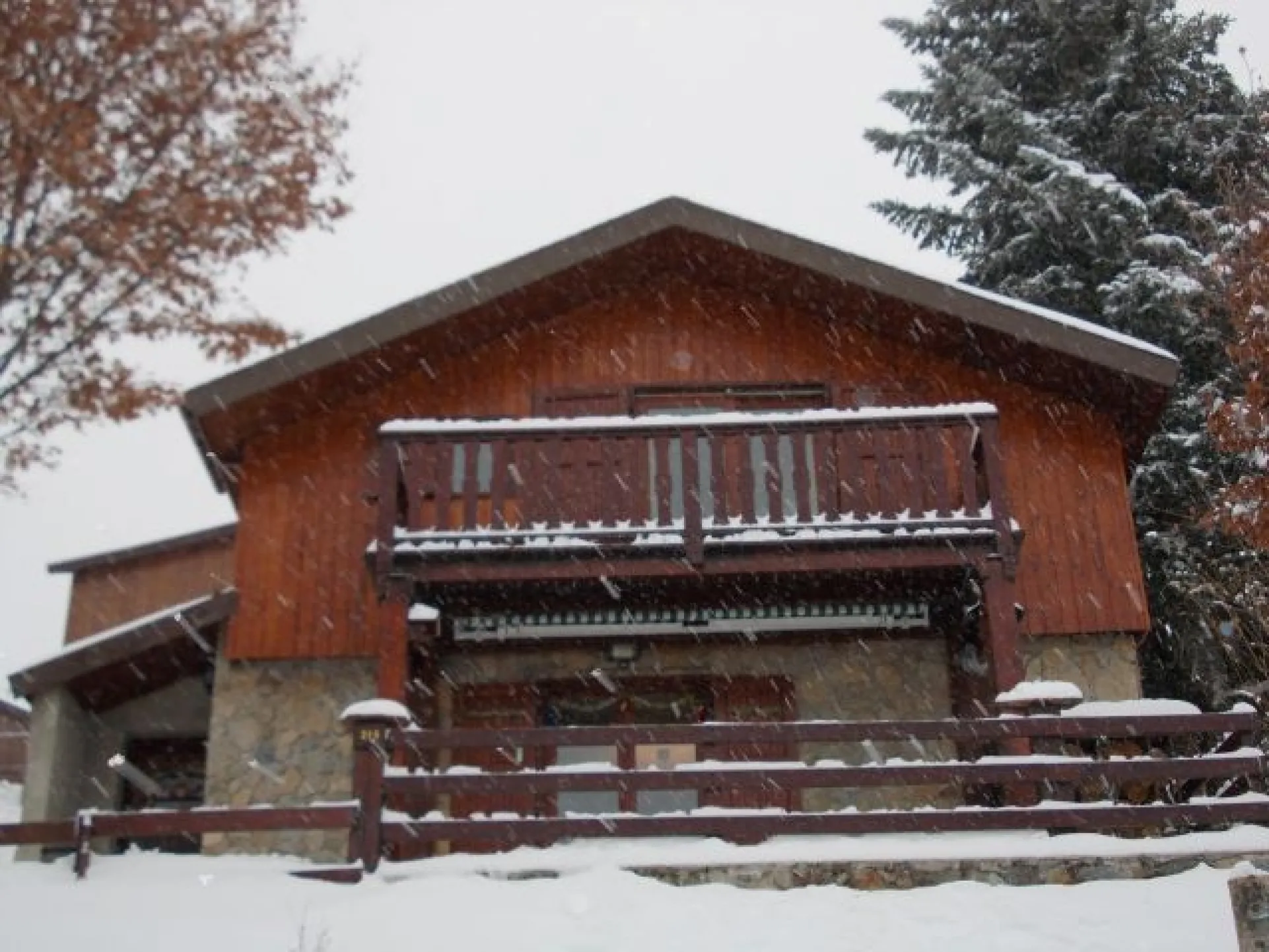 Chalet façade sans vis à vis, vue sur chaine des pyrénées