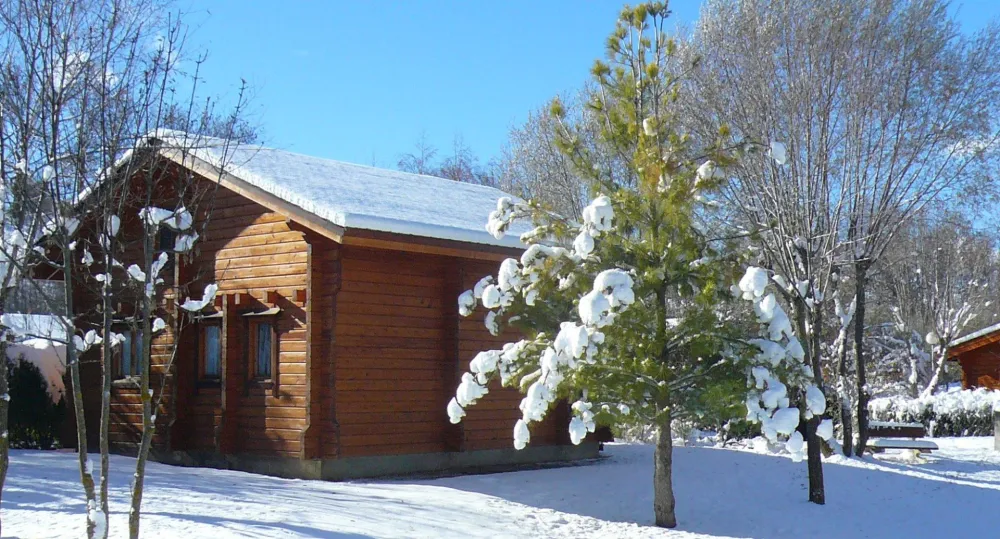 Parc résidentiel de Loisirs ouvert toute l'année, entouré des stations de ski des Neiges Catalanes, à deux pas de l'Espagne et Andorre