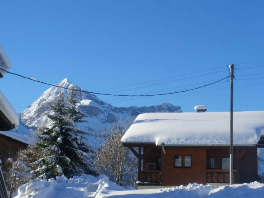 Le chalet avec vue sur le Mont-Charvin