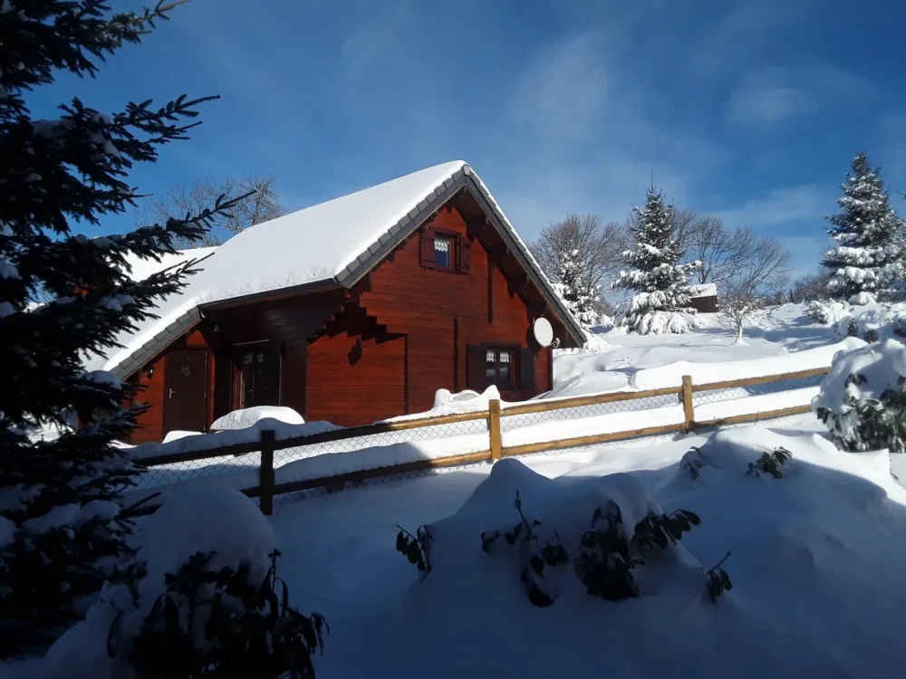 Chalet "Les Ecureuils" N°1 en hiver  (cotés Ouest et Sud)
