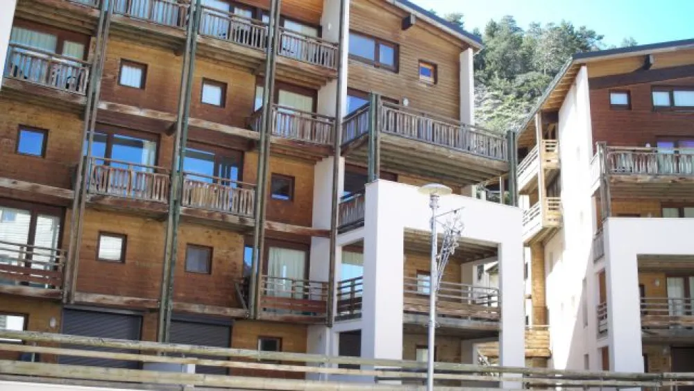 EYE Notre chalet avec notre duplex en haut à droite