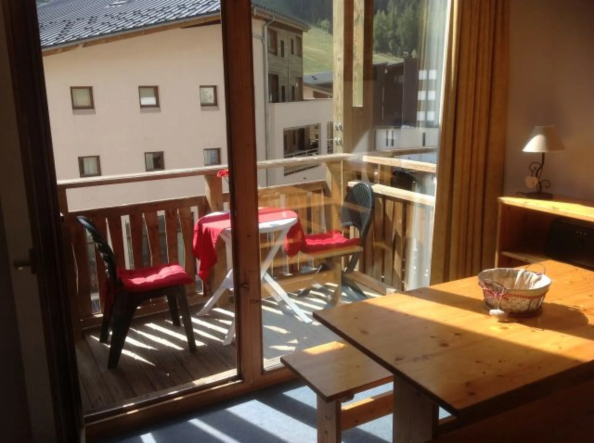 balcon avec vue sur les pistes