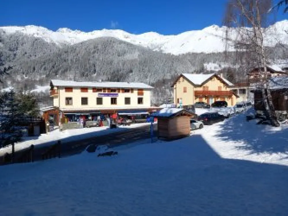 Nos appartements en location se situent au dessus du magasin MILLY SPORTS NETSKI
