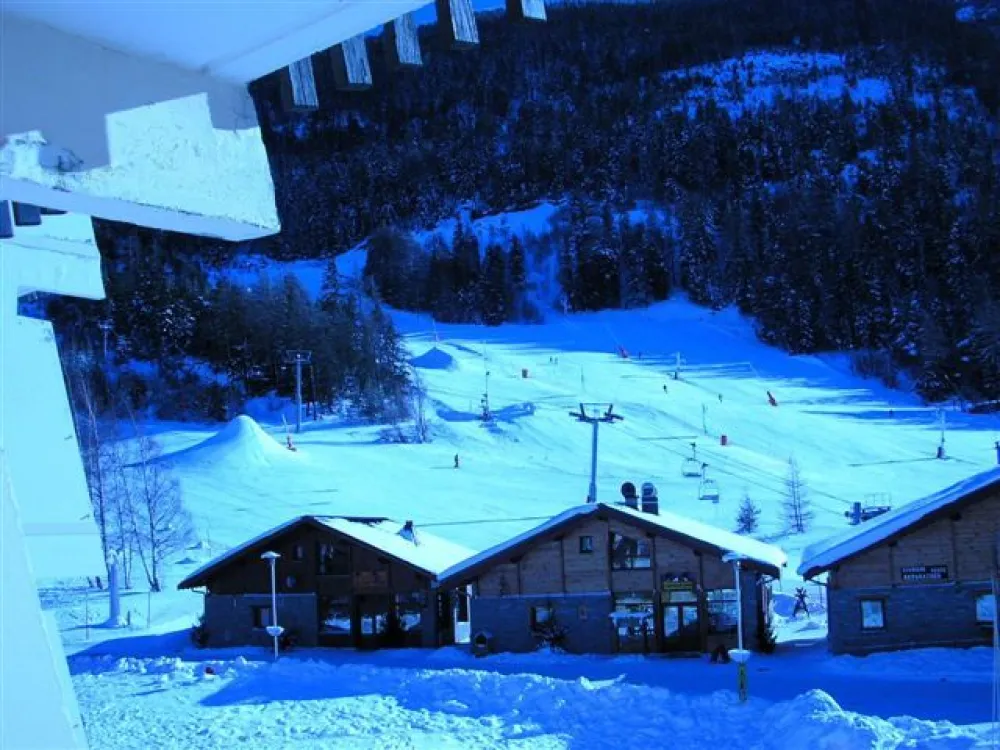 Vue du balcon sur les pistes.....aux premières loges pour admirer les feux d'artifices.