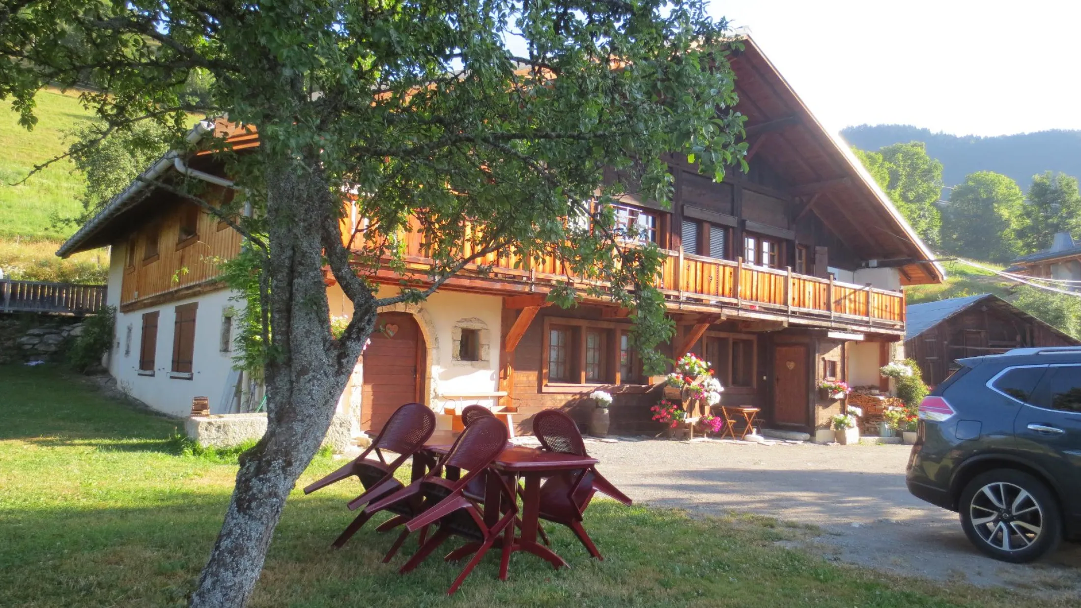 la Ferme   Arvin  avec son espace        de l'ombre    c'est reposant