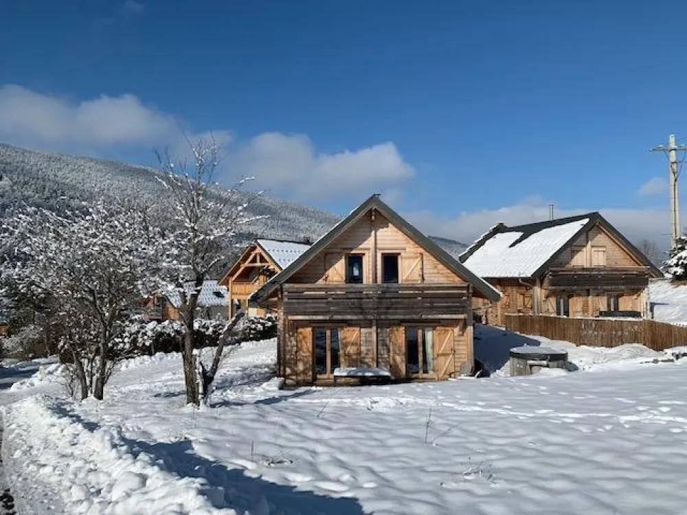 Le chalet sous la neige