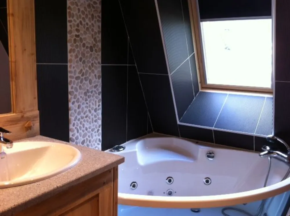 JACUSI BATHROOM
